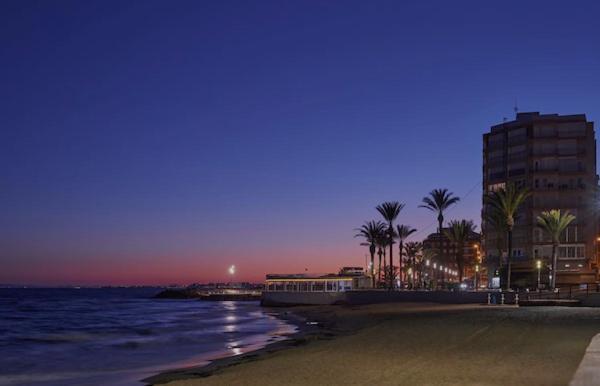 L&G49 Apartamento Con Garaje Appartement Torrevieja Buitenkant foto